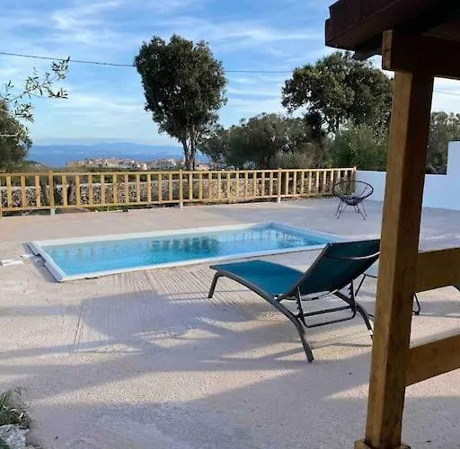 Grand D'ete Avec Piscine Horská chata Bonifacio (Corsica)