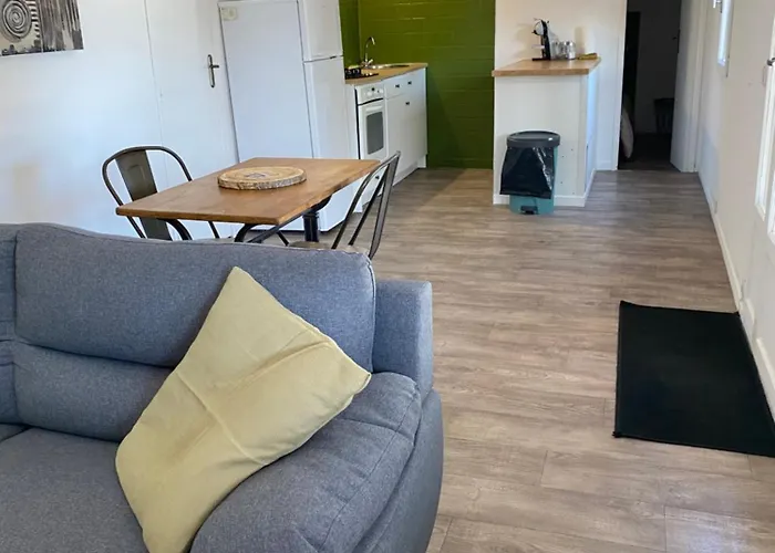 Grand D'ete Avec Piscine בוניפסיו